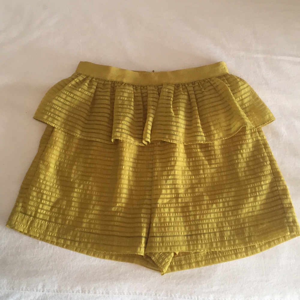 BCBG SHORTS NWT